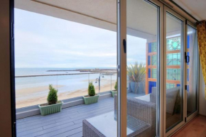Largigi offering two amazing panoramic sea front apartments